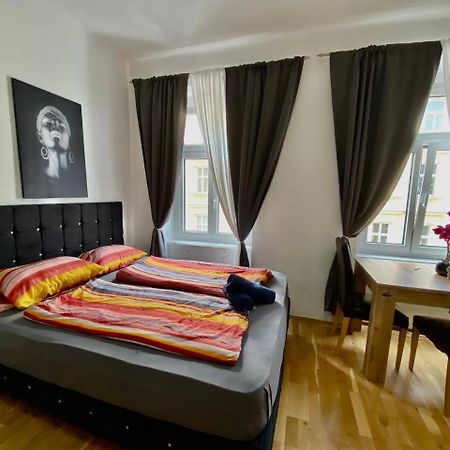 شقة Deluxe Studio In Josefstaedter Strasse Area فيينا المظهر الخارجي الصورة