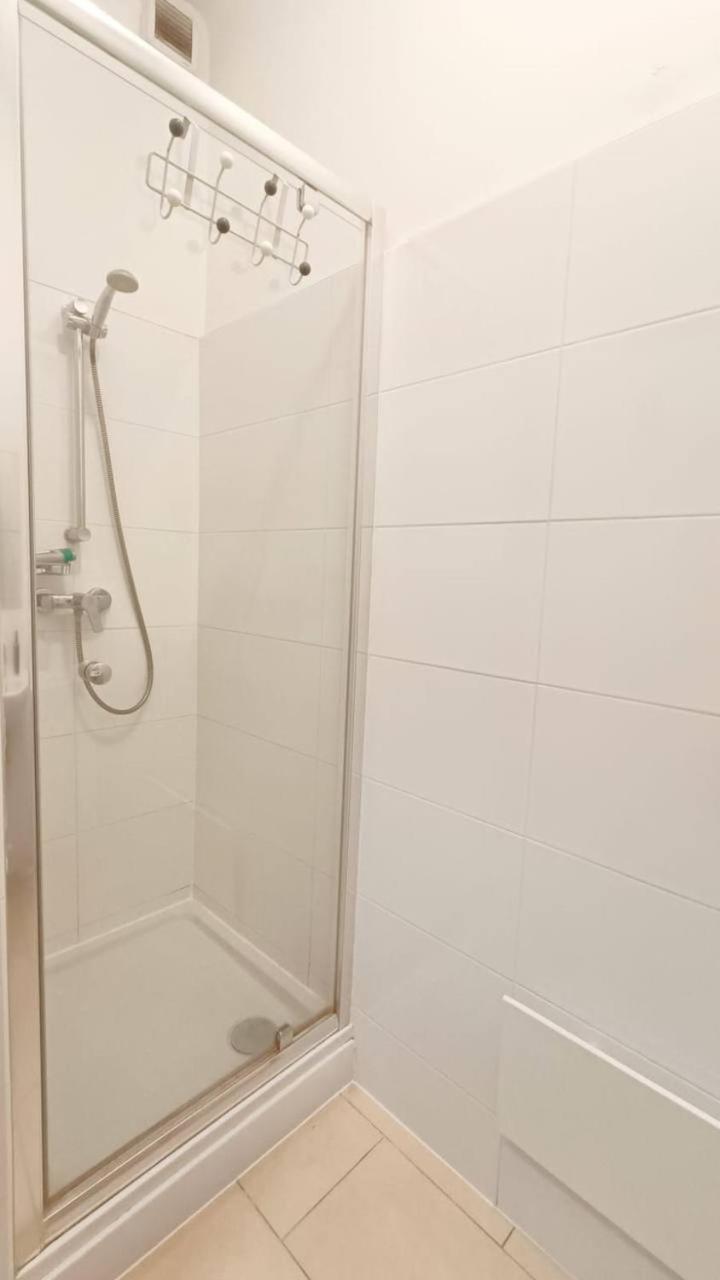 شقة Deluxe Studio In Josefstaedter Strasse Area فيينا المظهر الخارجي الصورة