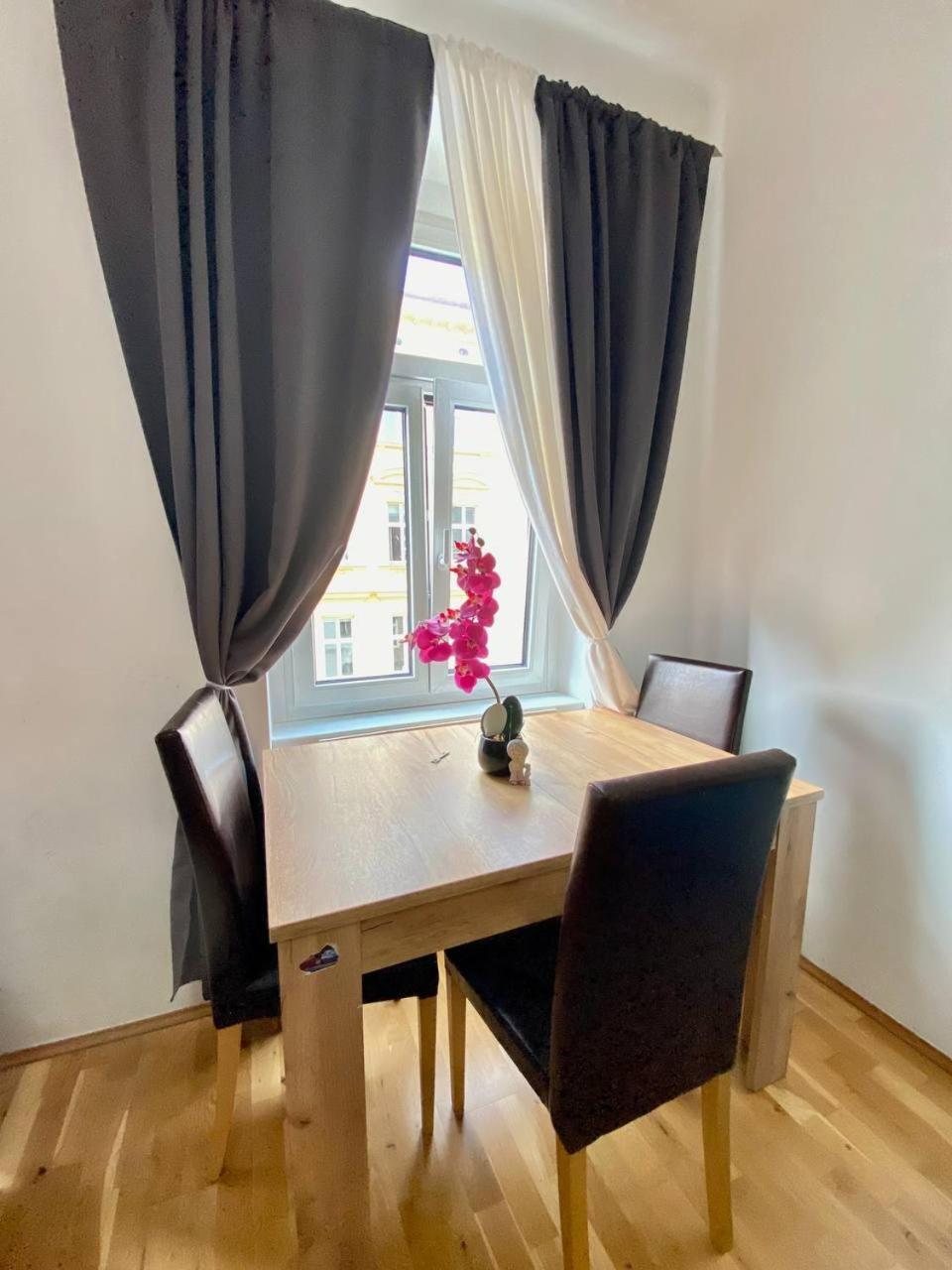 شقة Deluxe Studio In Josefstaedter Strasse Area فيينا المظهر الخارجي الصورة