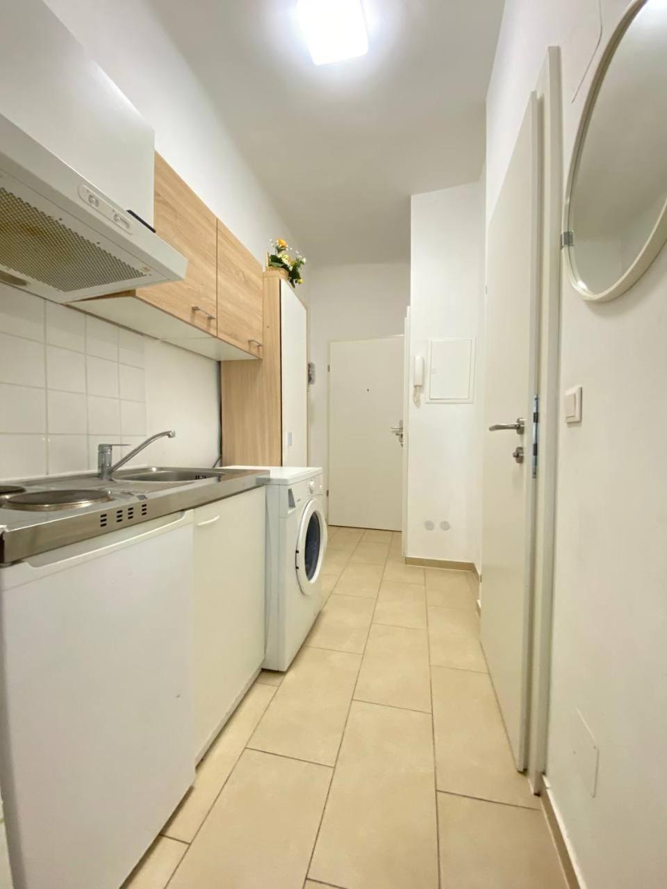 شقة Deluxe Studio In Josefstaedter Strasse Area فيينا المظهر الخارجي الصورة