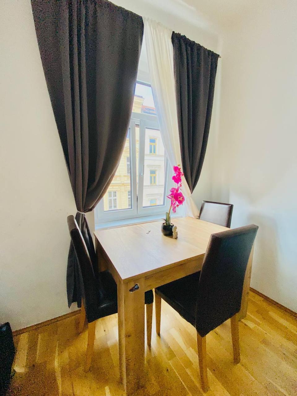 شقة Deluxe Studio In Josefstaedter Strasse Area فيينا المظهر الخارجي الصورة